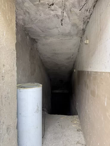 Binanın bütöv qeyri yaşayış sahəsi satılır