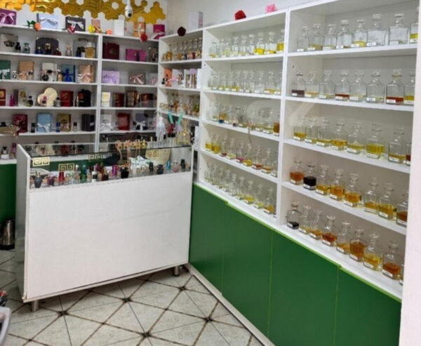 Ətir mağazasi satlır.tecili satlır,çekilen xercden qat qat aşağı qiymete